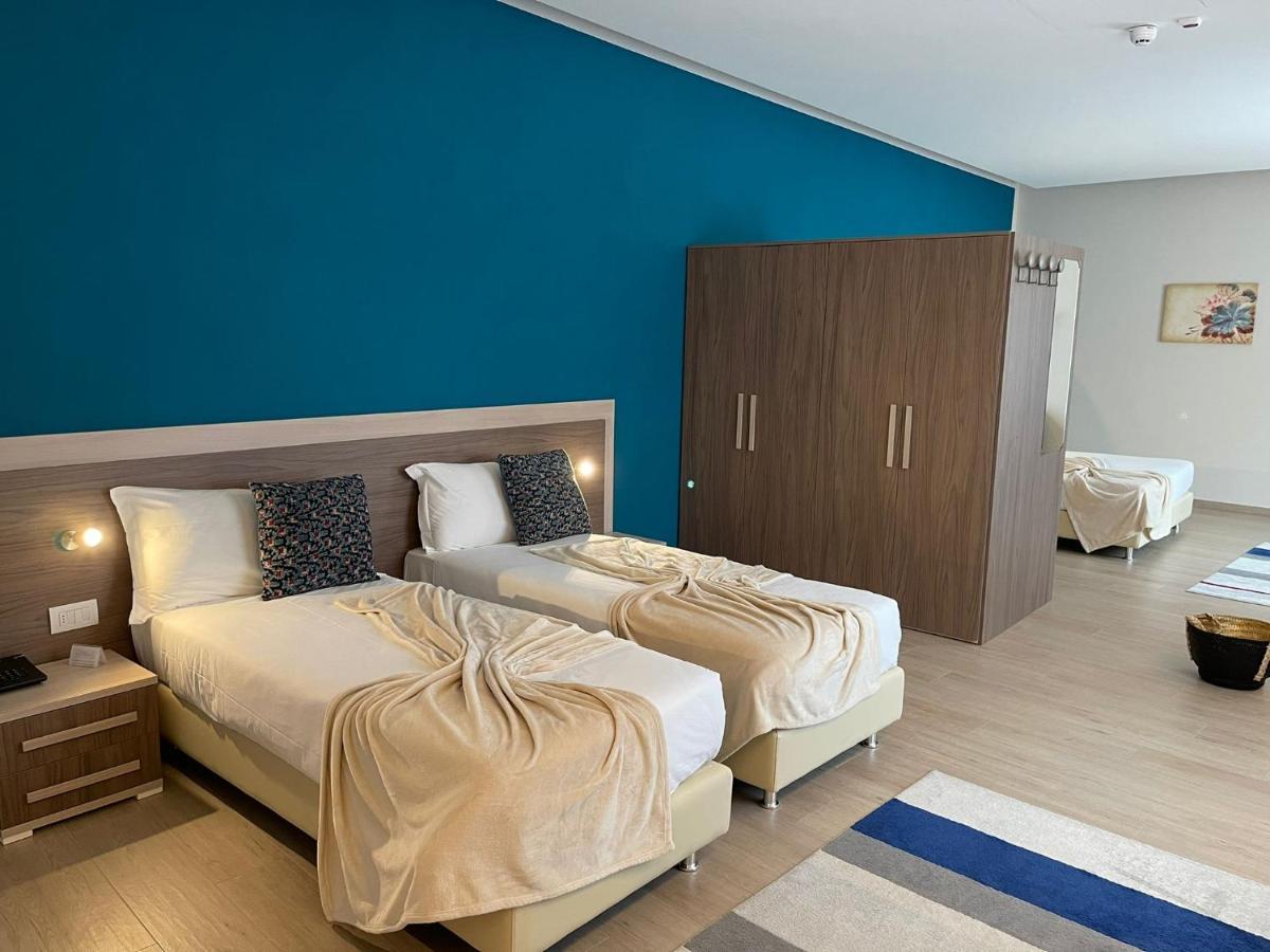 Palazzo Marignano Hotel Melegnano Exteriör bild