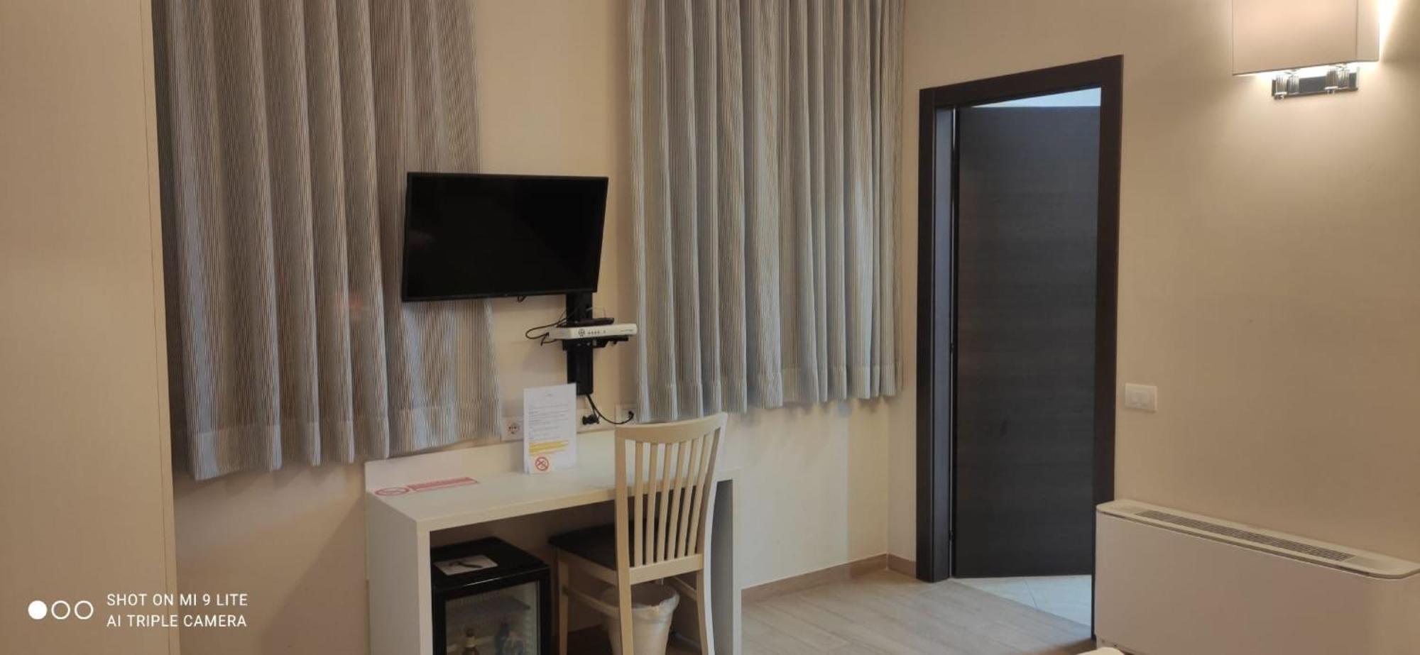 Palazzo Marignano Hotel Melegnano Exteriör bild